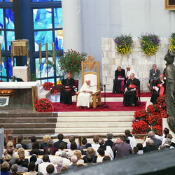 VI-ta pielgrzymka Papieża Jana Pawła II w Polsce - Kraków (wizyta w kościele św. Królowej Jadwigi)